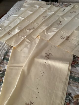 Lenzuola vintage ricamate a mano