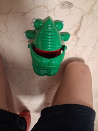 Cocodrilo de juguete verde