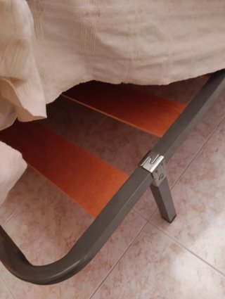 2 Camas 180x90 cms. Somier de lamas de madera.