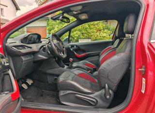Peugeot 208 2015