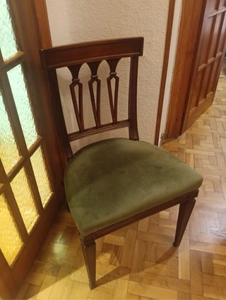 Mesa de nogal y 4 sillas vintage