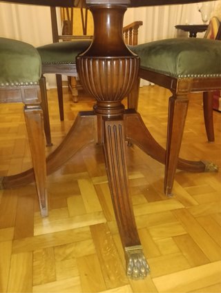 Mesa de nogal y 4 sillas vintage