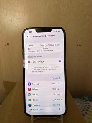iPhone 13 256GB Negro Batería 100%, con 5 fundas