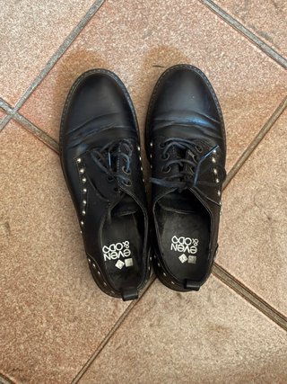 Scarpe Even&Odd nere con borchie argento