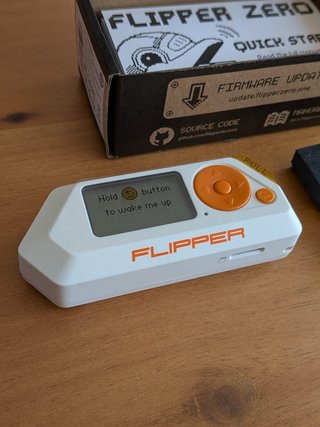 Flipper Zero + Cartão Micro SD 32GB