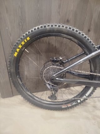 Bicicleta Eléctrica Giant Reign Talla M
