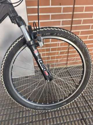 Bicicleta Cube Acid Negra
