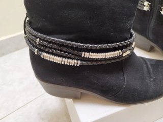 Botas negras mujer con adornos