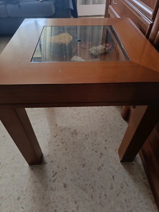 Mesa auxiliar salón cristal y madera