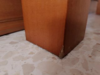 Mesa auxiliar salón cristal y madera