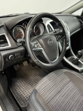 Opel Astra 2015