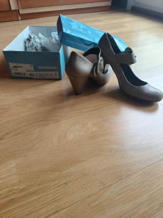 Zapatos Mustang Talla 40 Beige