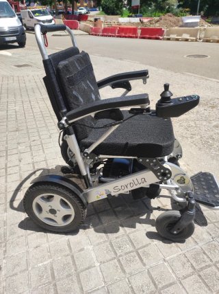 Silla de ruedas eléctrica Sorolla plegable.