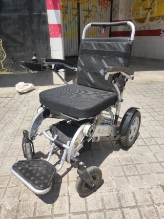 Silla de ruedas eléctrica Sorolla plegable.