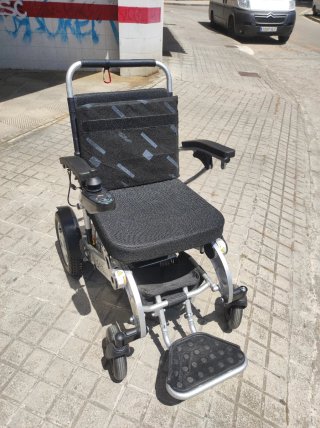 Silla de ruedas eléctrica Sorolla plegable.