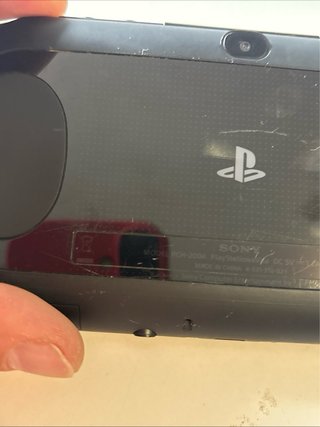 Sony PS Vita + Memory Card 4GB