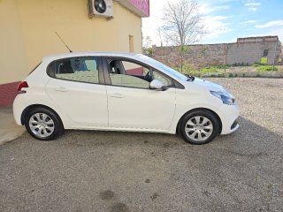 Peugeot 208 1.6 hdi 2018