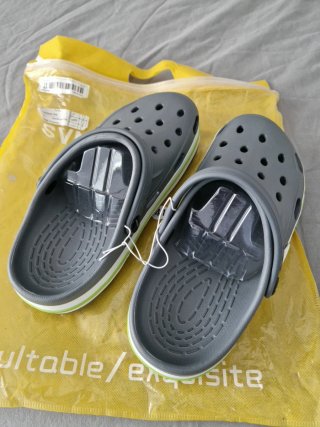 Zuecos Verano Talla 41 Gris y Verde