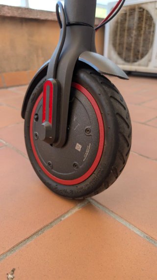 Patinete Xiaomi Electric Scooter 4 Pro + Casco.
