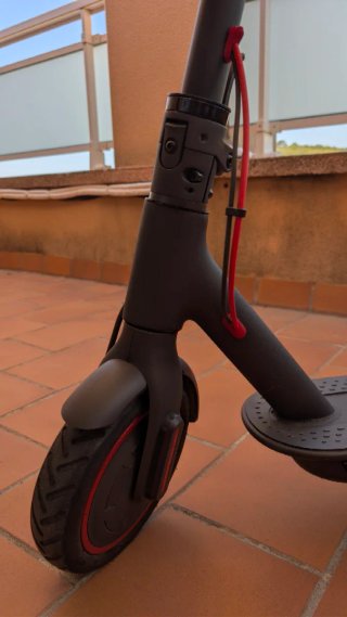 Patinete Xiaomi Electric Scooter 4 Pro + Casco.