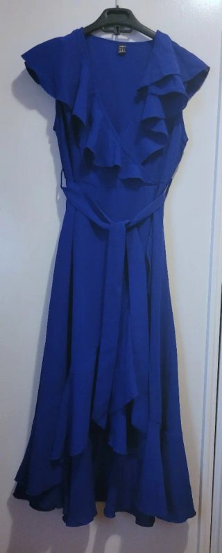 Vestido cruzado midi Chiquease azul volantes