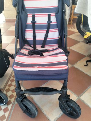 Due passeggini gemellari