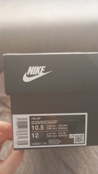 Zapatillas Nike Total 90 Oro y Blanco