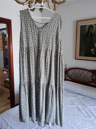 Vestido de verano verde con flores