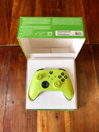 Controller Xbox Series X/S Electric Volt e scatola