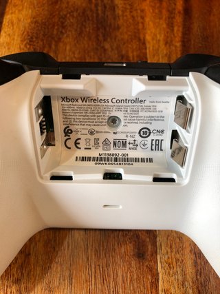 Controller Xbox Series X/S Electric Volt e scatola