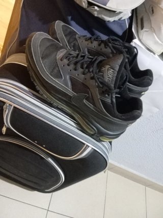 Zapatillas Nike Negras y Grises