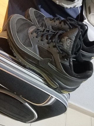 Zapatillas Nike Negras y Grises