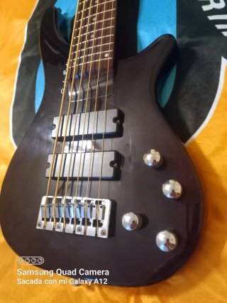 Bajo Eléctrico Harley Benton 6 Cuerdas HBB-600