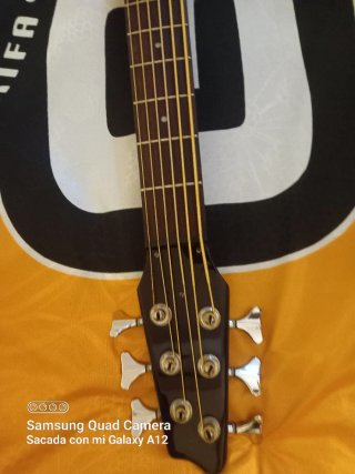 Bajo Eléctrico Harley Benton 6 Cuerdas HBB-600