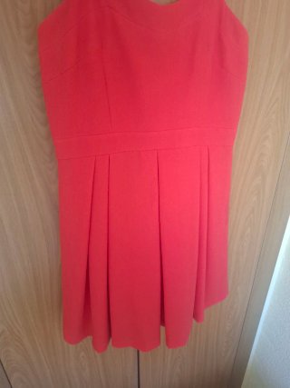Vestido de fiesta coral
