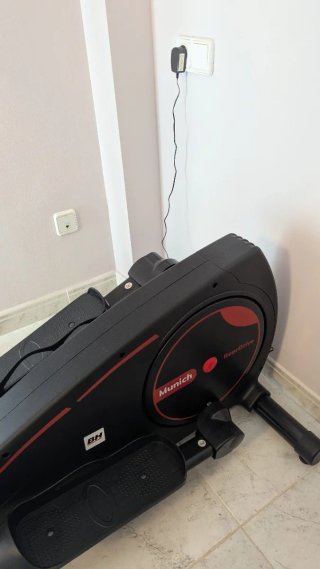 Bicicleta Elíptica BH Negra