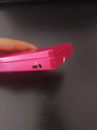 Nintendo DSi Rosa con 7 juegos y cargador
