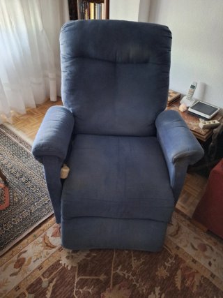 Sillón elevador azul