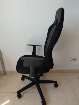 Silla de oficina y escritorio