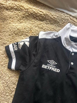 Camiseta Umbro Negra