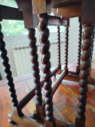 Tavolini vintage a incastro gambe attorcigliate