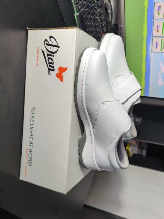 Zapatos Dian Sanitarios Blancos Nuevos