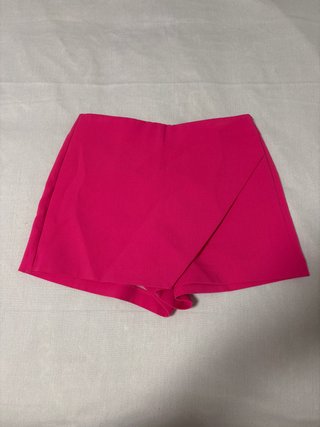 Falda corta fucsia