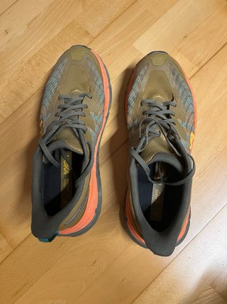 Hoka Mafate Speed 4 Verde Oliva y Naranja