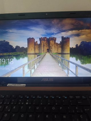 Ordenador portátil ASUS