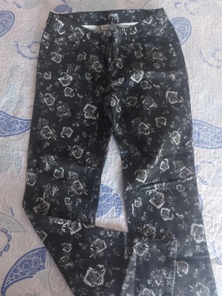 Vaqueros estampados flores