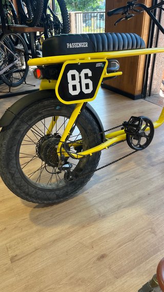 Bicicleta eléctrica Emoto amarilla