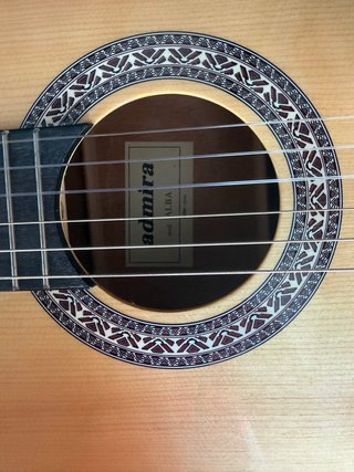 Guitarra Española Seminueva con Funda