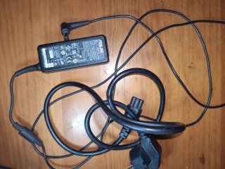 Cargador Asus 100-240V