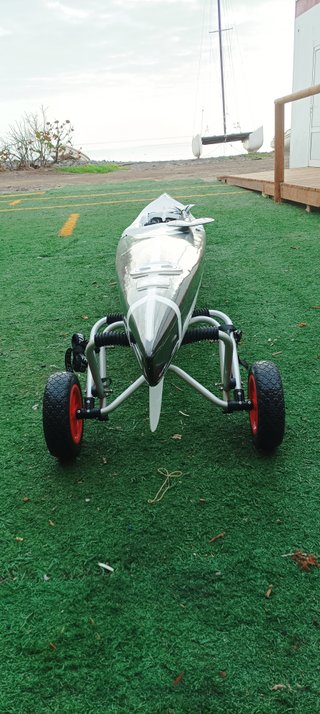 Surfski Fenn XT in buone condizioni e pagaia in carbonio